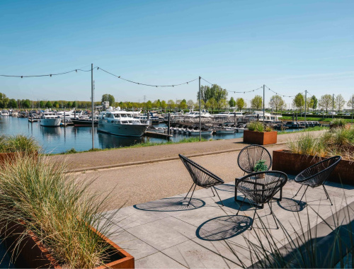 Comfort kamer havenzicht - eigen terras| Hotel Biesbosch