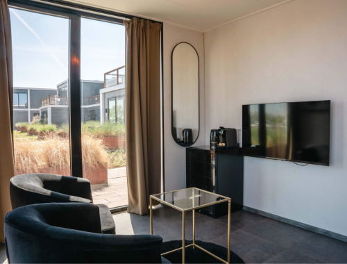Comfort kamer havenzicht met zitje en tv | Hotel Biesbosch
