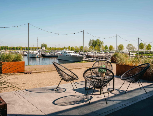 Terras van Familie suite 4 personen in Hotel Biesbosch