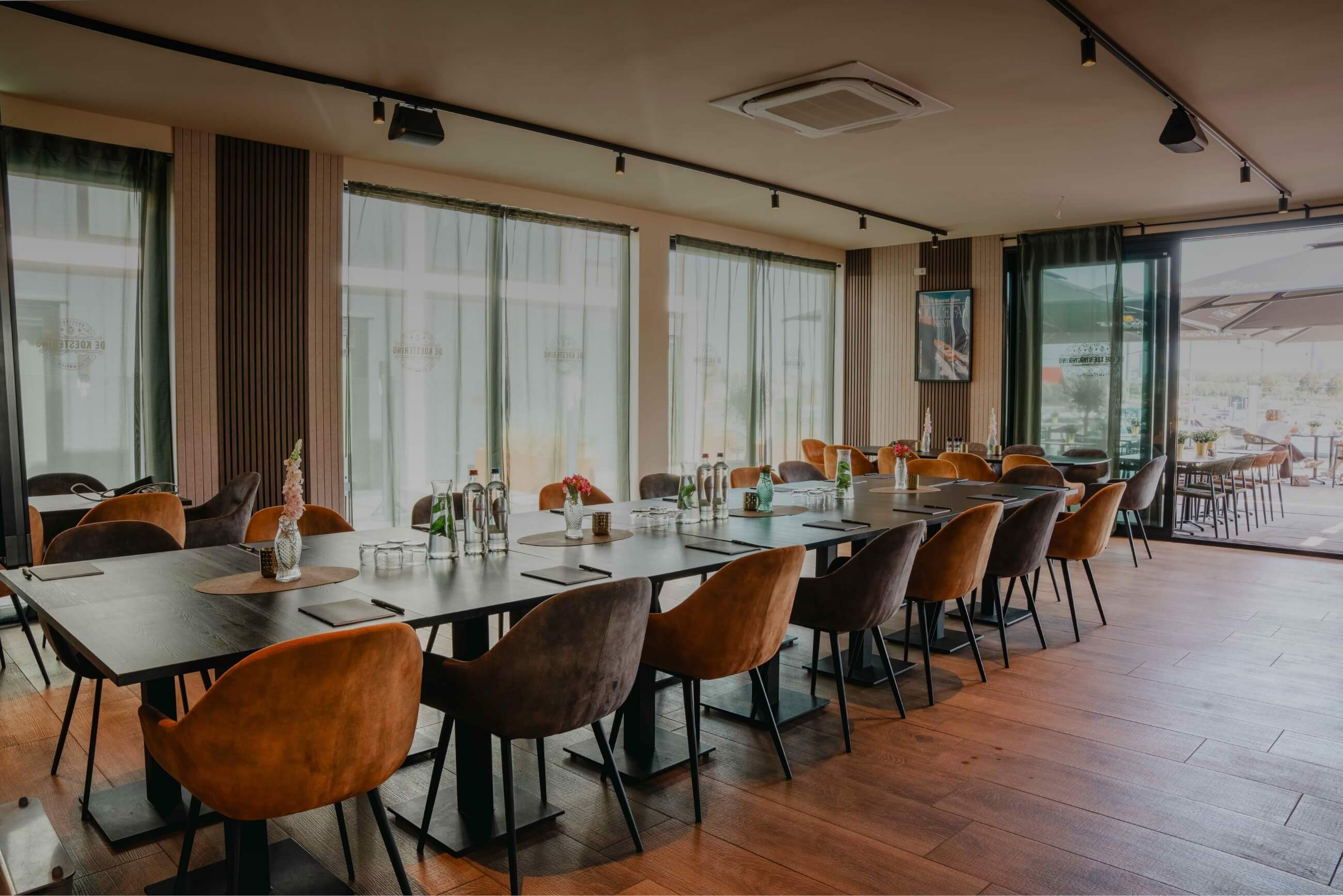 Vergaderzaal in Drimmelen aan de haven naast de Biesbosch